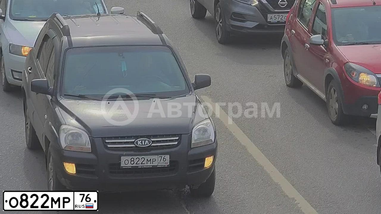 Фото автомобиля KIA SPORTAGE, 2007 — госномер О822МР76. Цвет: ЧЕРНЫЙ