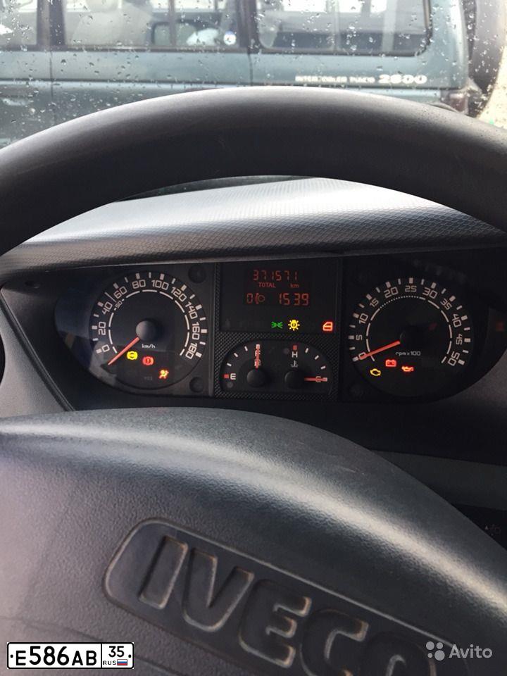 Фото автомобиля IVECO DAILY, 2009 — госномер Е586АВ35. Цвет: БЕЛЫЙ