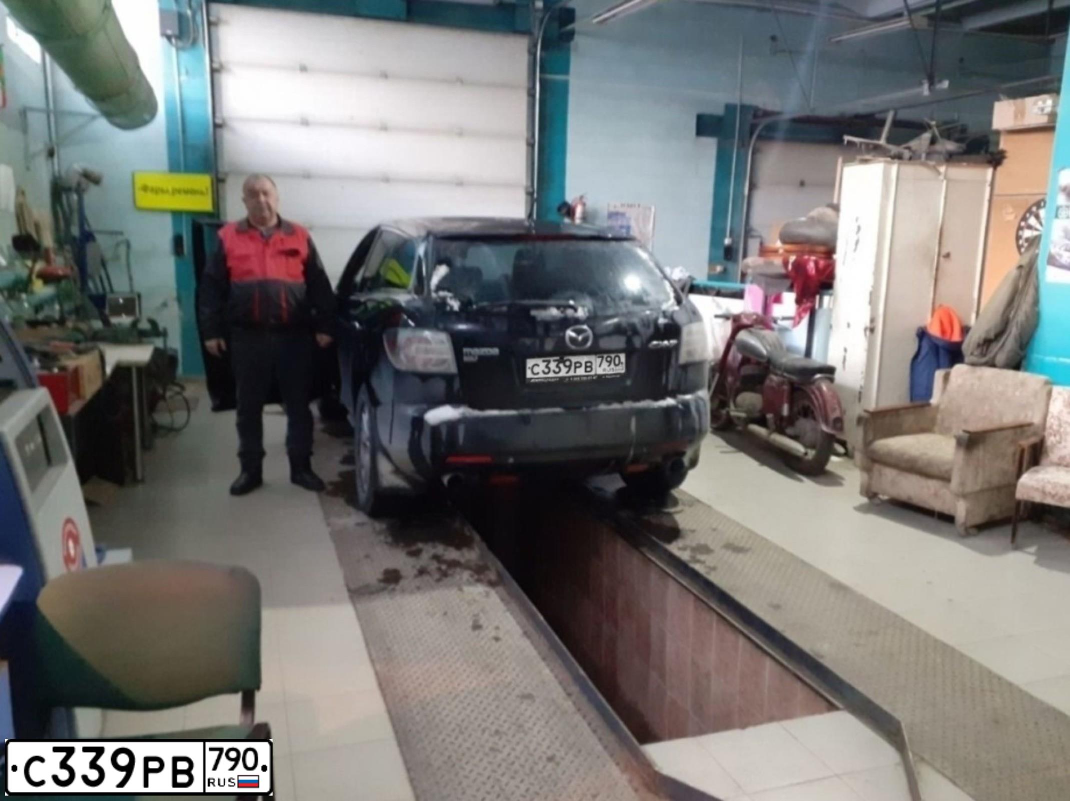 Фото автомобиля MAZDA CX-7, 2008 — госномер В303УВ77. Цвет: ЧЕРНЫЙ