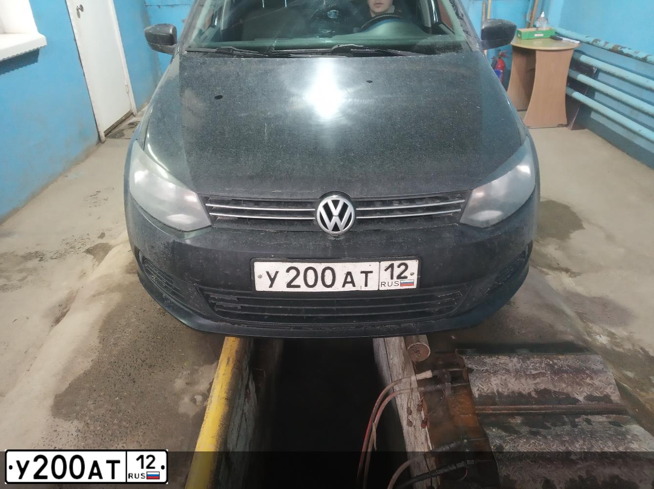 Фото автомобиля VOLKSWAGEN POLO, 2012 — госномер У200АТ12. Цвет: ЧЕРНЫЙ