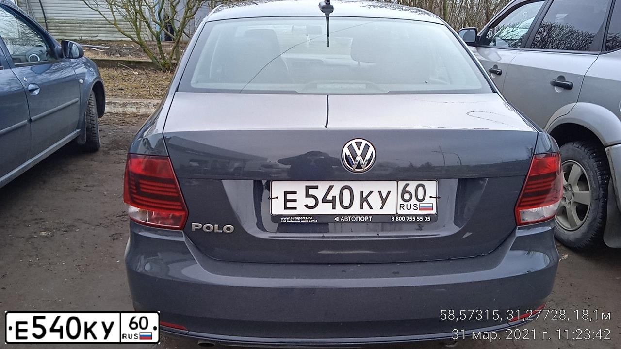 Фото автомобиля VOLKSWAGEN POLO, 2017 — госномер Е540КУ60. Цвет: СЕРЫЙ