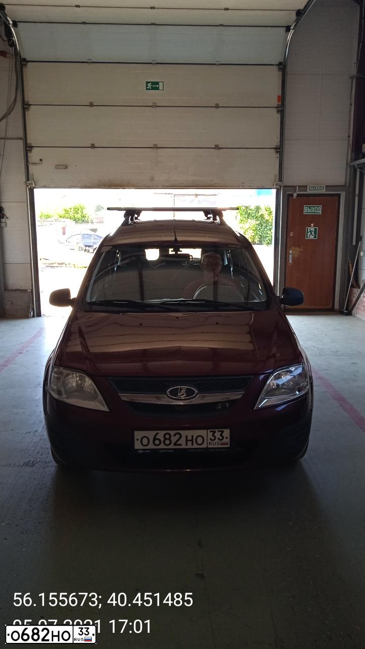 Фото автомобиля LADA LARGUS, 2016 — госномер О682НО33. Цвет: КРАСНЫЙ