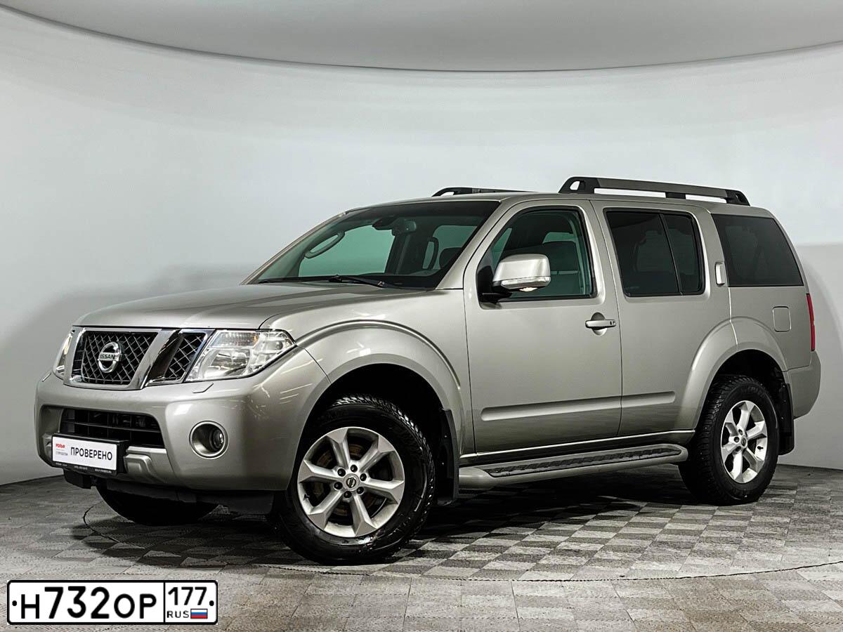 Фото автомобиля NISSAN PATHFINDER, 2012 — госномер Р607МВ790. Цвет: СЕРЫЙ