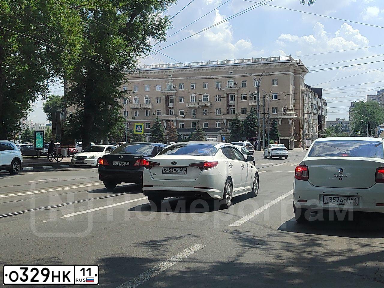 Фото автомобиля TOYOTA COROLLA, 2007 — госномер Р958ХЕ11. Цвет: ЧЕРНЫЙ
