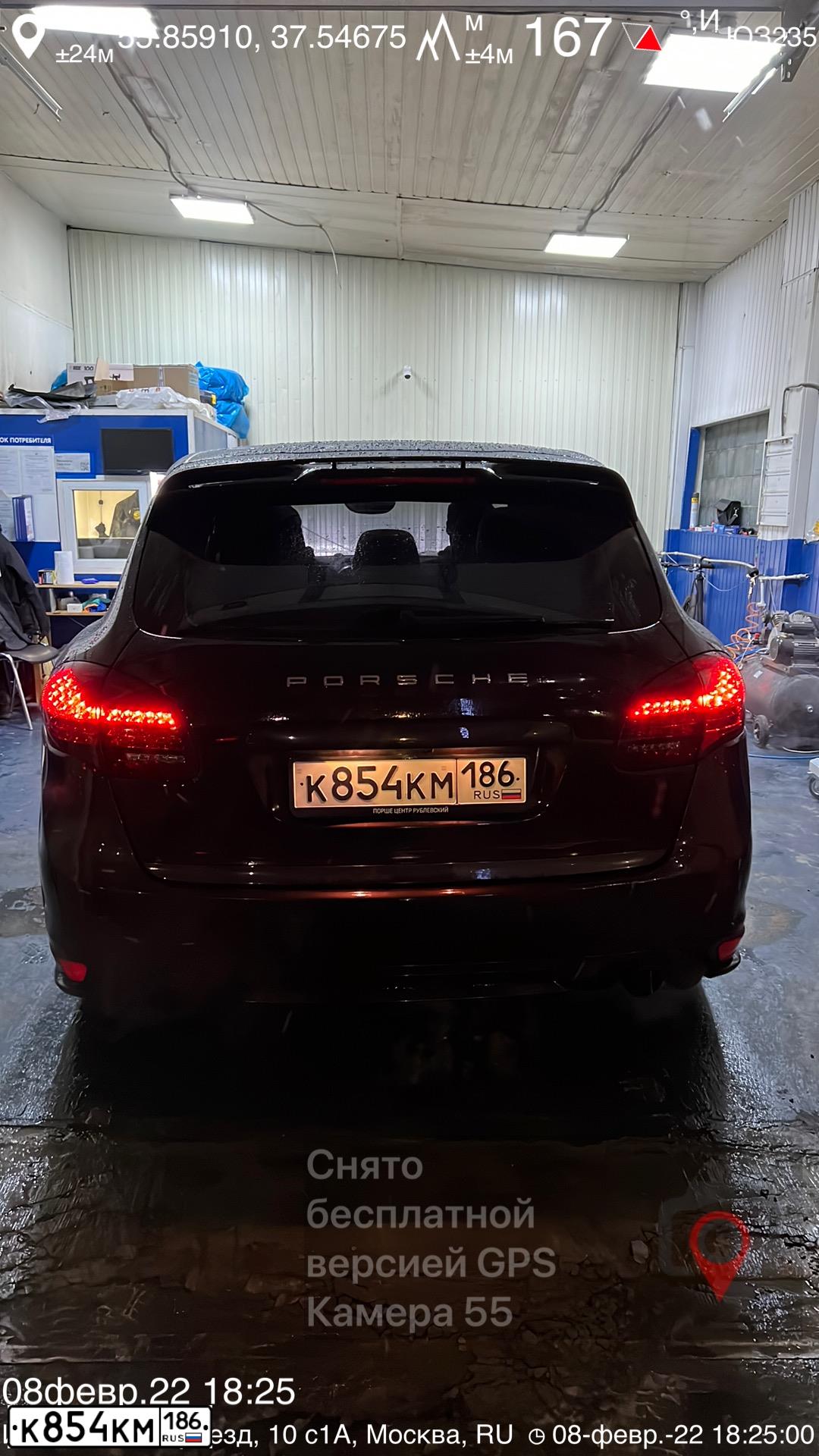 Фото автомобиля PORSCHE CAYENNE, 2013 — госномер К854КМ186. Цвет: Коричневый