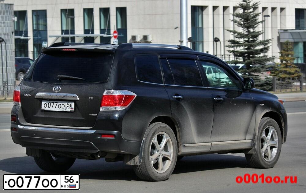 Фото автомобиля TOYOTA HIGHLANDER, 2013 — госномер О077ОО56. Цвет: ЧЕРНЫЙ
