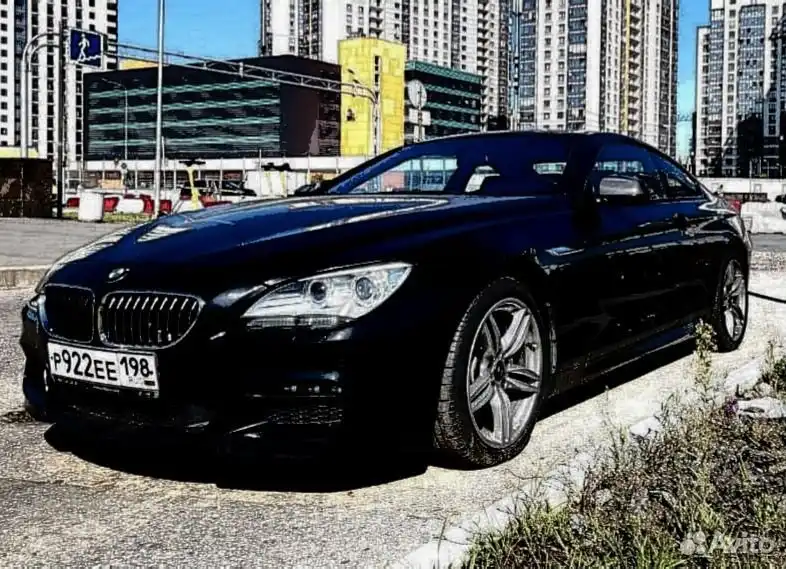 Фото автомобиля BMW SERIE 6, 2013 — госномер Р922ЕЕ198. Цвет: ЧЕРНЫЙ