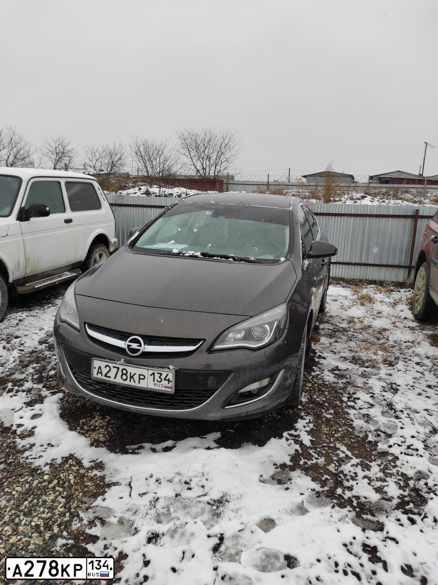 Фото автомобиля OPEL ASTRA, 2013 — госномер Е092МО95. Цвет: СЕРЫЙ МЕТАЛЛИК