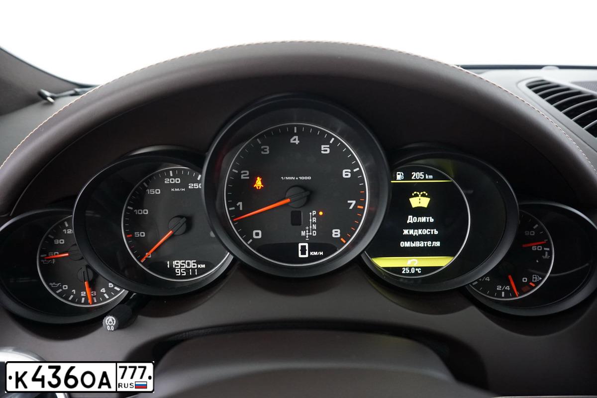 Фото автомобиля PORSCHE CAYENNE, 2014 — госномер М720АА799. Цвет: Коричневый
