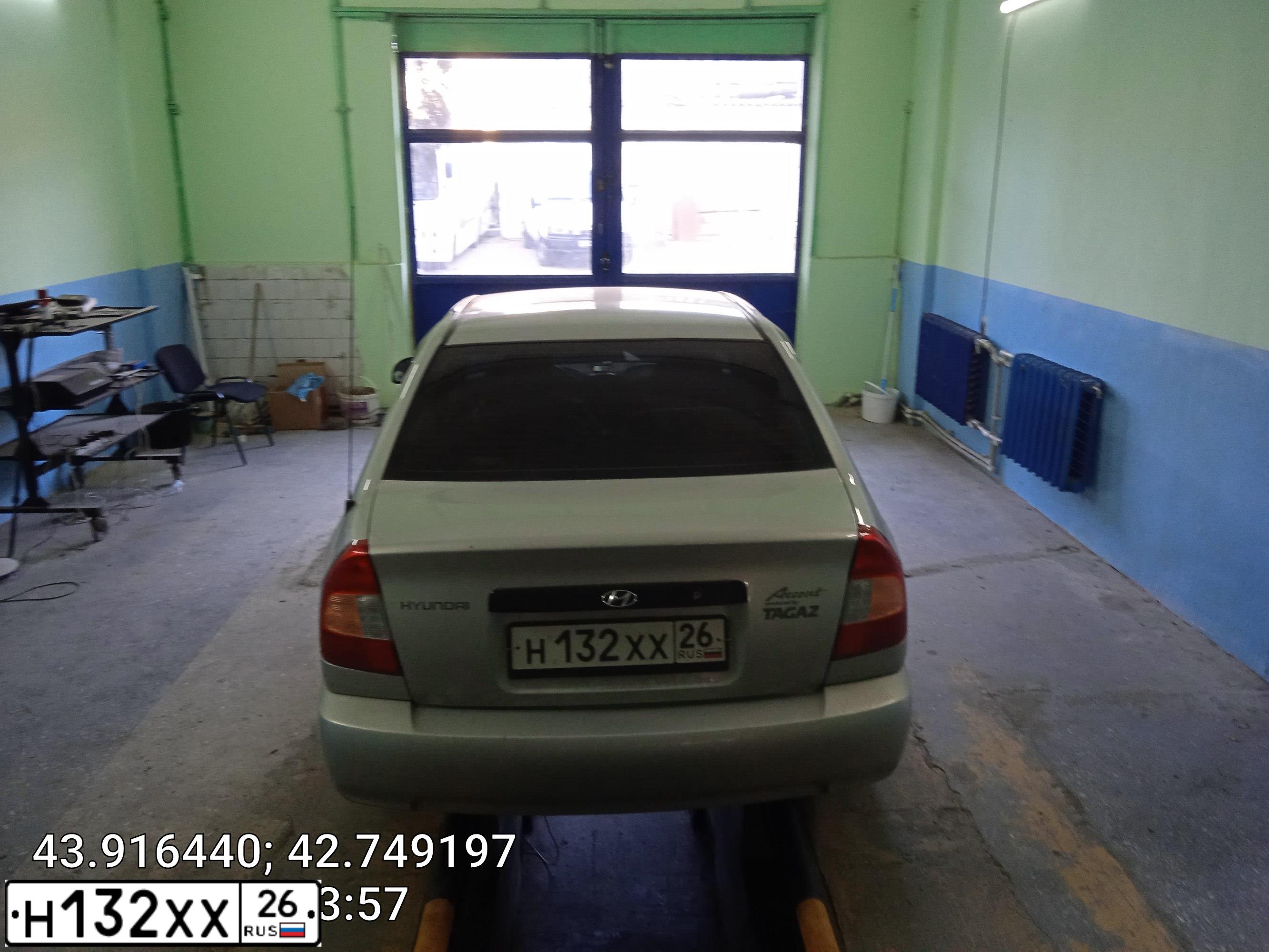 Фото автомобиля TAGAZ ACCENT, 2010 — госномер Т232АА197. Цвет: серебристый