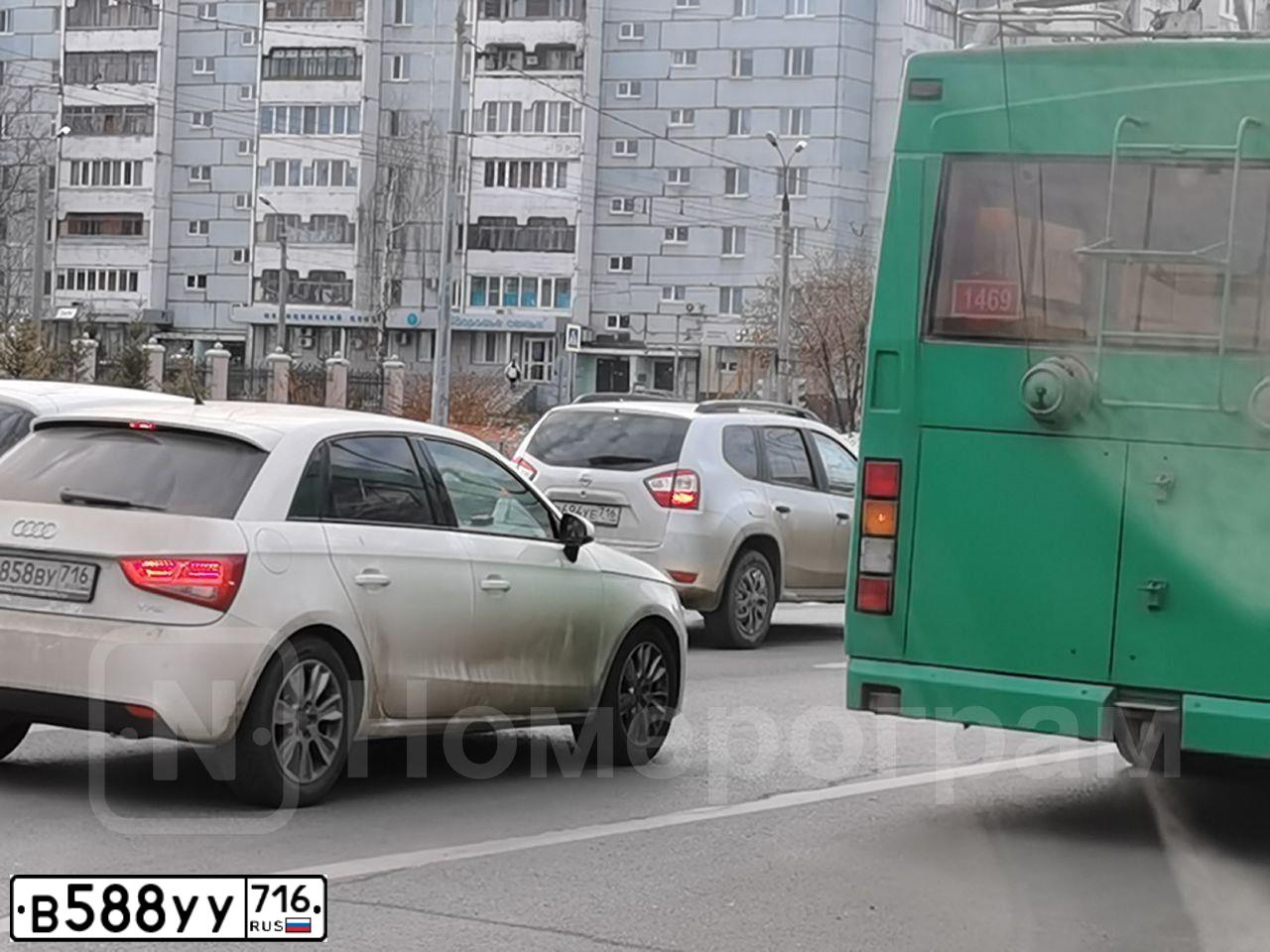 Фото автомобиля HONDA CIVIC, 2007 — госномер С698ХО73. Цвет: СЕРЕБРИСТЫЙ