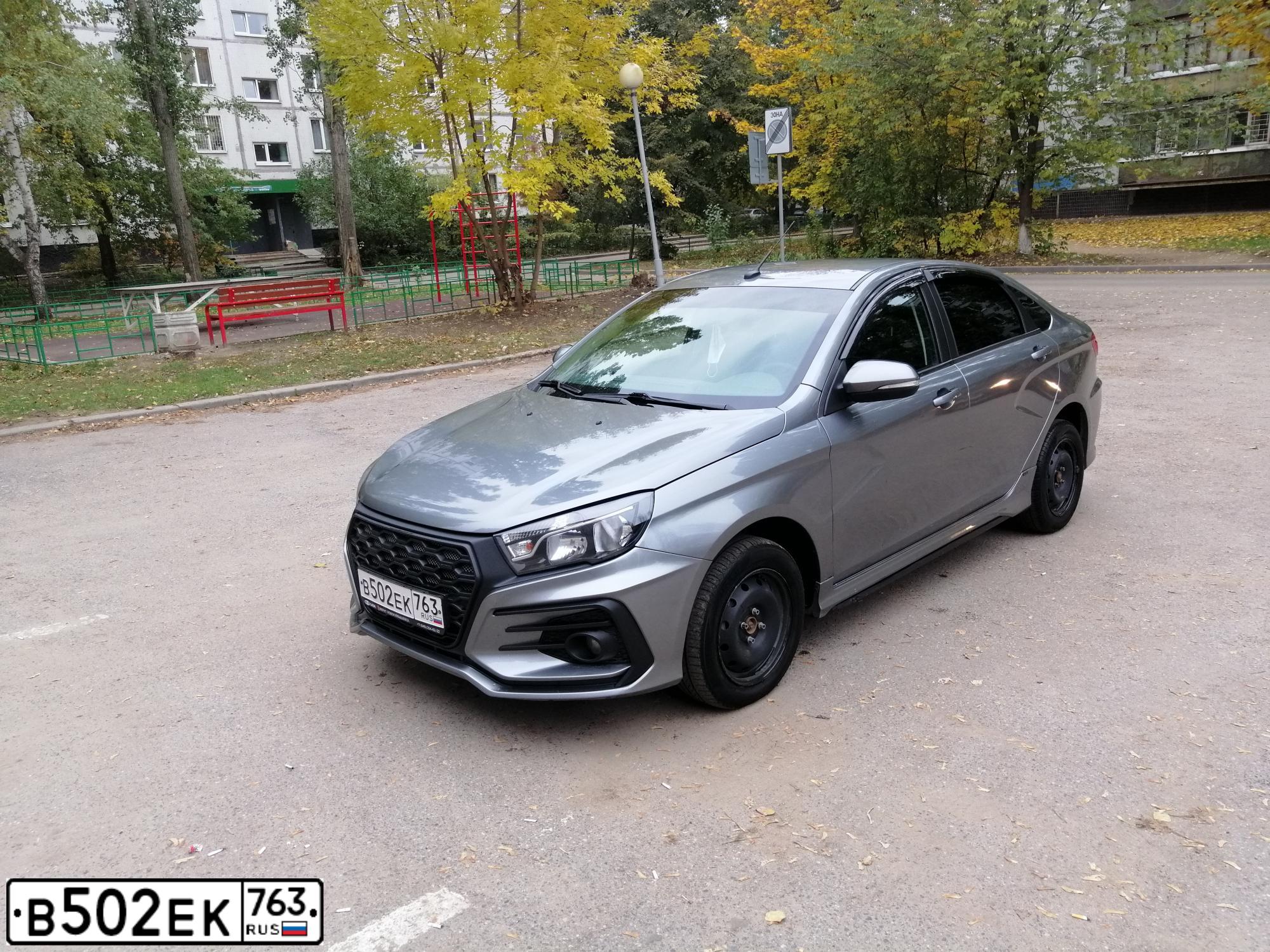 Фото автомобиля LADA VESTA, 2018 — госномер В502ЕК763. Цвет: СЕРЫЙ