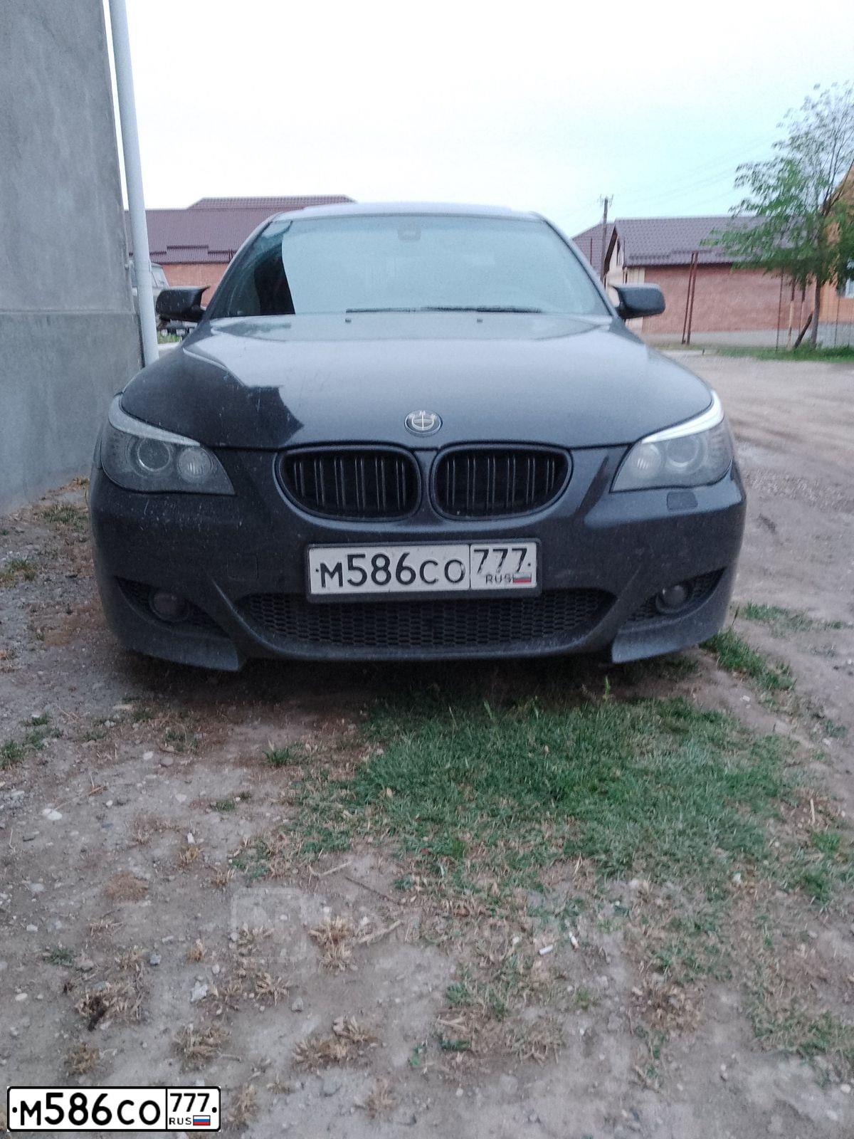 Фото автомобиля BMW SERIE 5, 2003 — госномер М586СО777. Цвет: ЧЕРНЫЙ