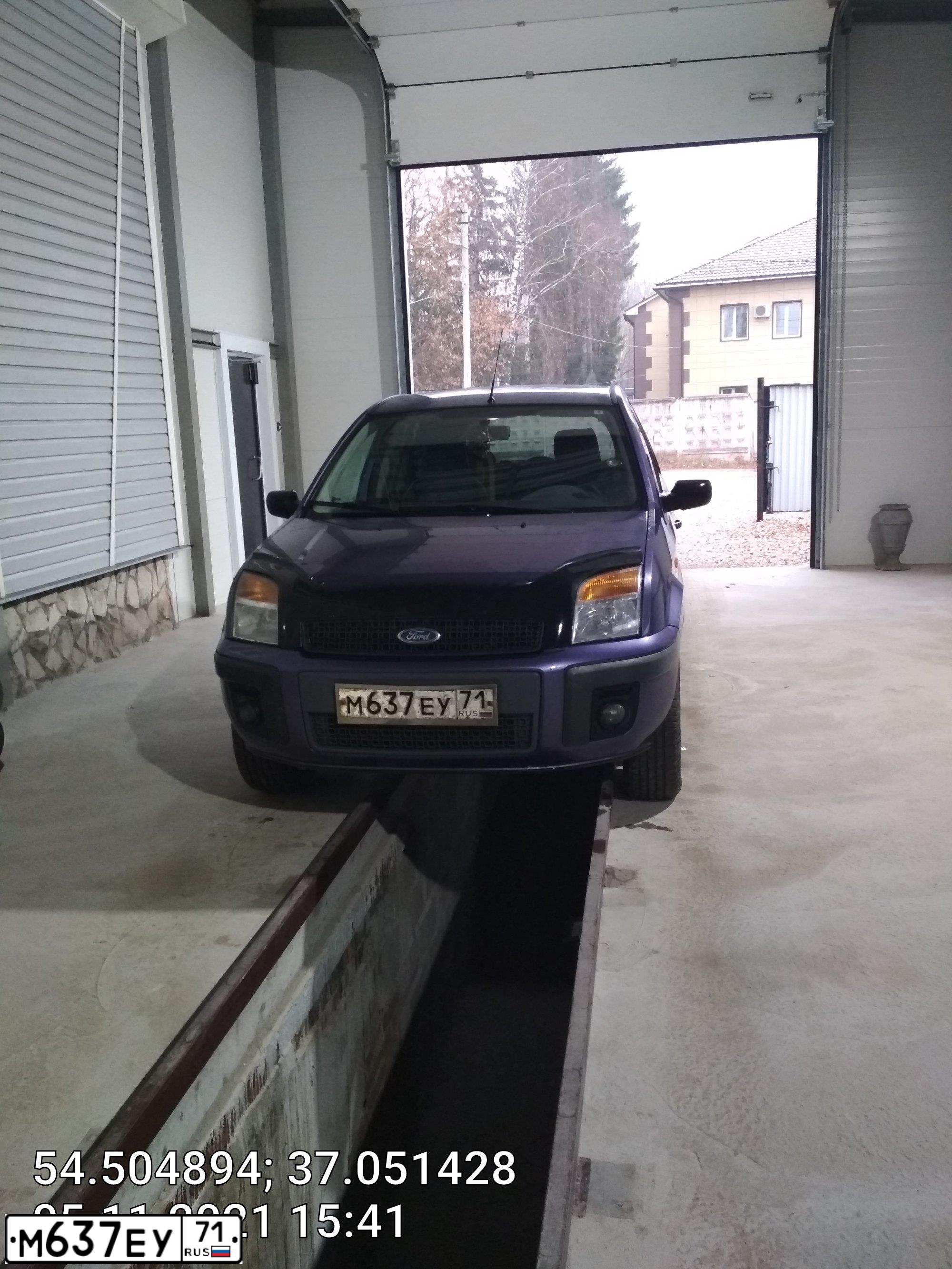 Фото автомобиля FORD FUSION, 2006 — госномер О438ОЕ71. Цвет: СИРЕНЕВЫЙ