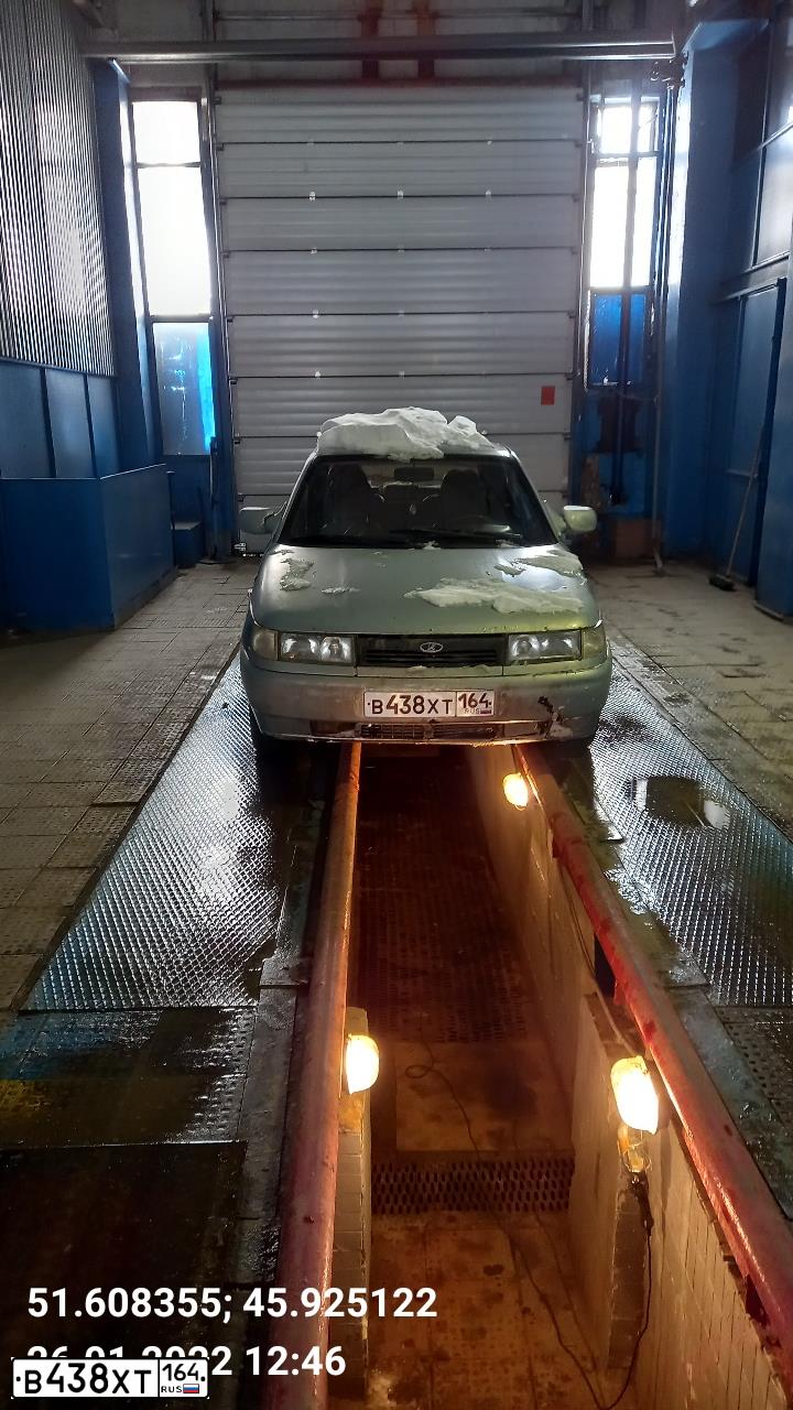 Фото автомобиля LADA 2110, 2004 — госномер К394ТЕ164. Цвет: Серебристый
