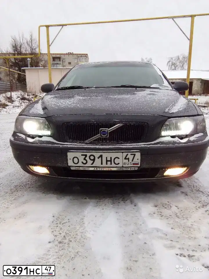 Фото автомобиля VOLVO V70, 2001 — госномер О391НС47. Цвет: ТЕМНО-СЕРЫЙ