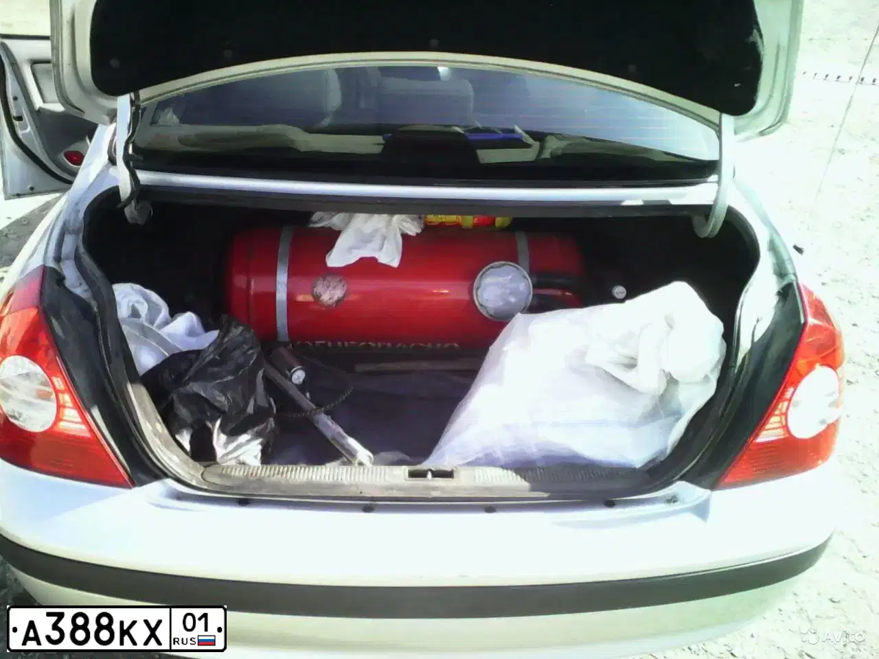 Фото автомобиля HYUNDAI ELANTRA, 2004 — госномер Р528ЕО161. Цвет: Серебристый