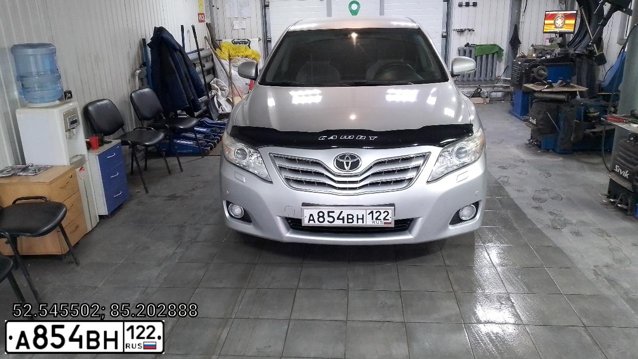 Фото автомобиля TOYOTA CAMRY, 2009 — госномер А854ВН122. Цвет: СЕРЕБРИСТЫЙ МЕТАЛЛИК