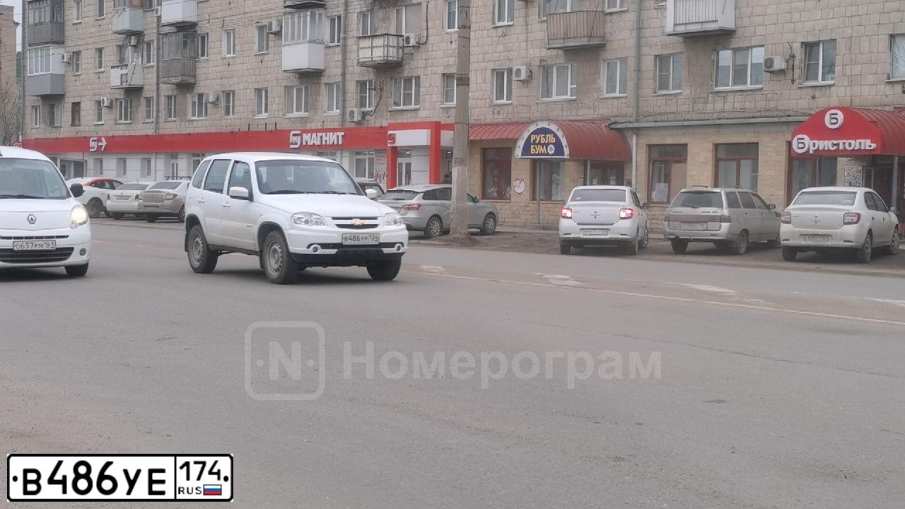 Фото автомобиля HYUNDAI CRETA, 2019 — госномер В486УЕ174. Цвет: СЕРЕБРИСТЫЙ