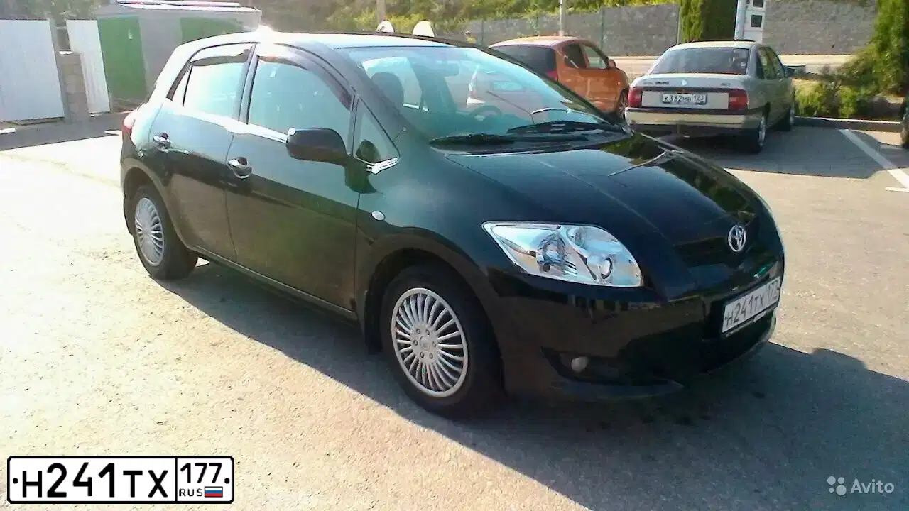 Фото автомобиля TOYOTA AURIS, 2007 — госномер К402СМ82. Цвет: ЧЕРНЫЙ