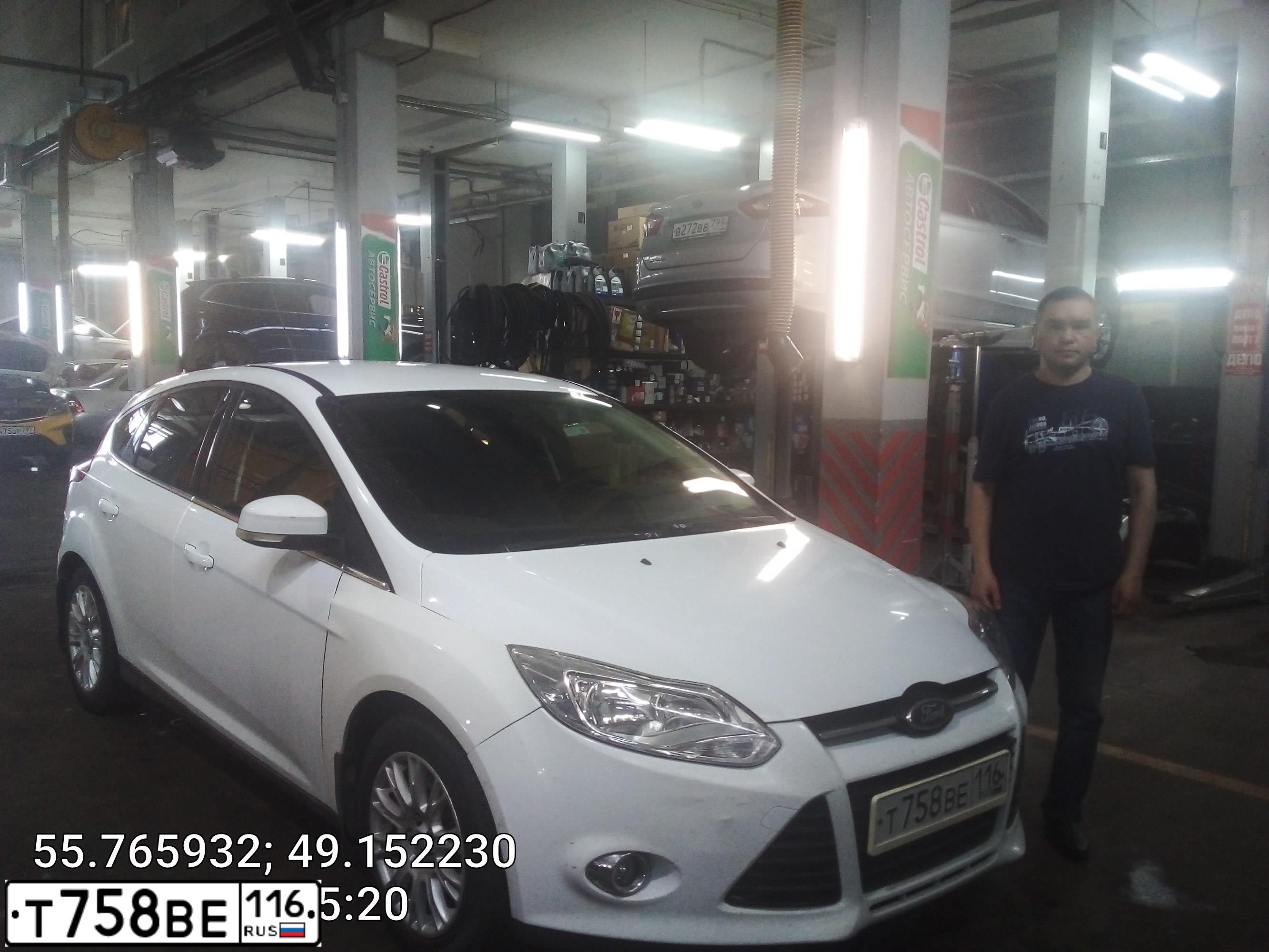Фото автомобиля FORD FOCUS, 2013 — госномер С588ХЕ716. Цвет: Белый