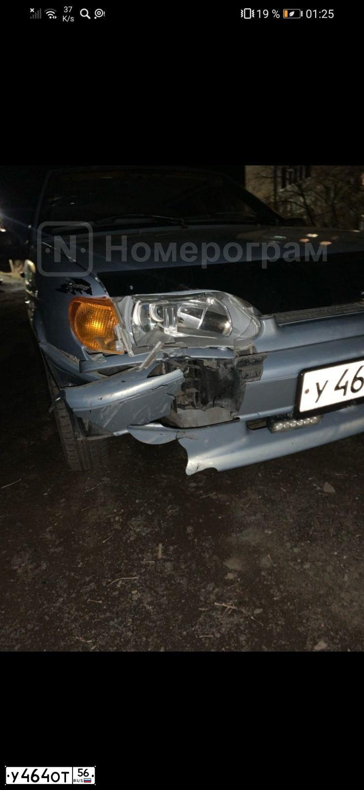 Фото автомобиля LADA 2114 SAMARA, 2005 — госномер У464ОТ56. Цвет: Серебристо-Желтый
