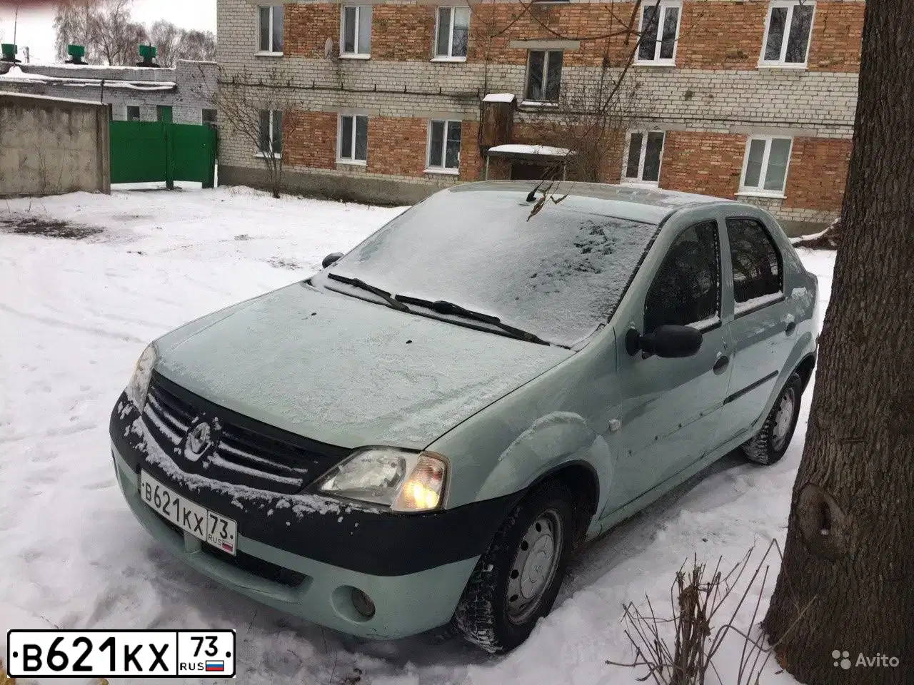 Фото автомобиля RENAULT LOGAN, 2006 — госномер А092УС43. Цвет: ЗЕЛЕНЫЙ СВЕТЛЫЙ