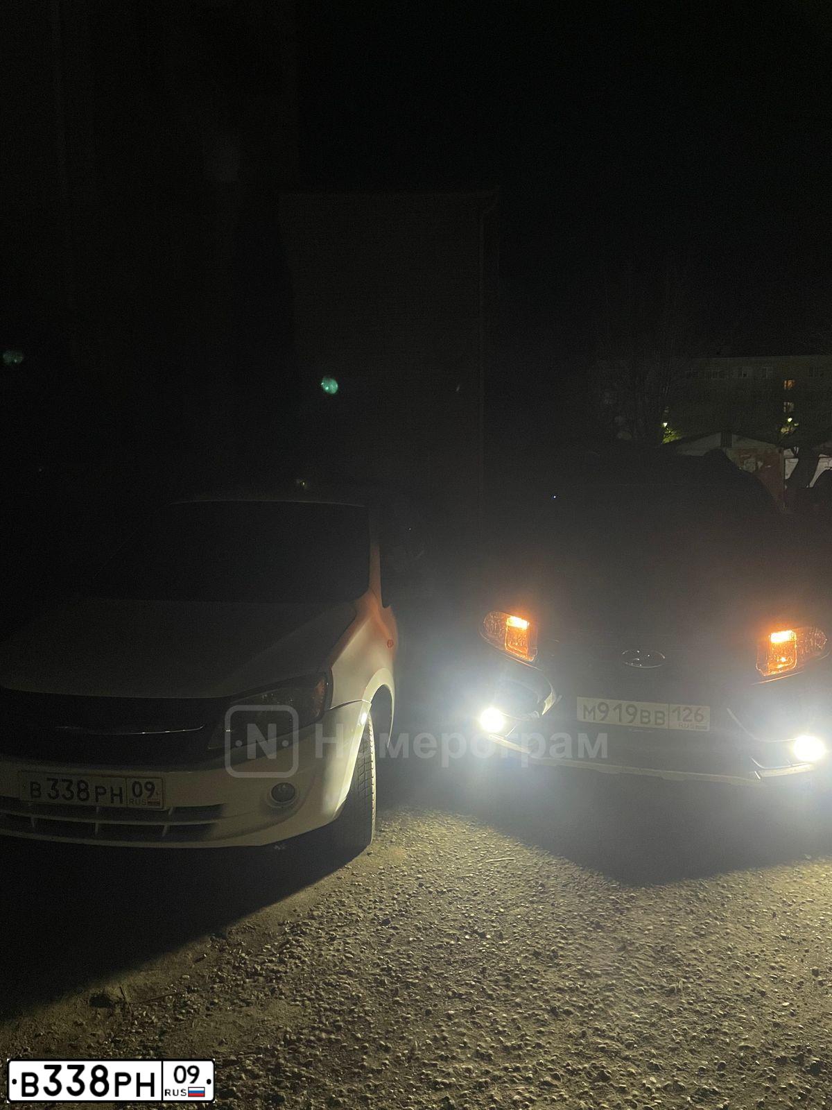Фото автомобиля LADA 2190 GRANTA, 2013 — госномер В338РН09. Цвет: Белый
