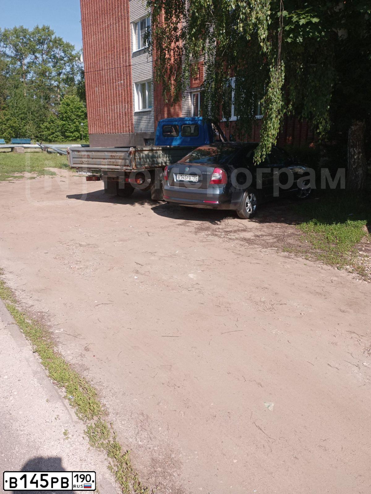Фото автомобиля SKODA OCTAVIA, 2011 — госномер В145РВ190. Цвет: СЕРЫЙ ТЕМНЫЙ