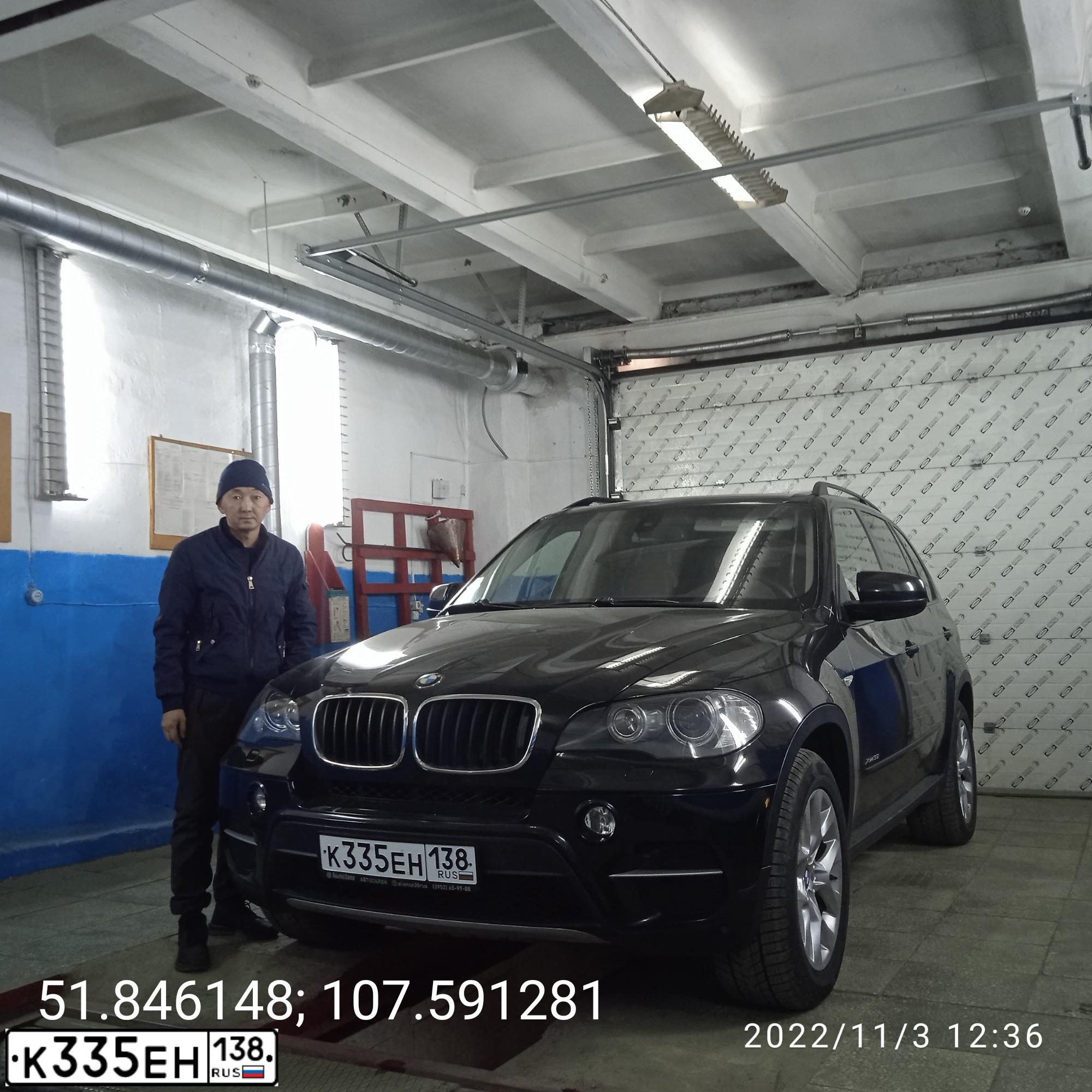 Фото автомобиля BMW X5, 2011 — госномер О722МК75
