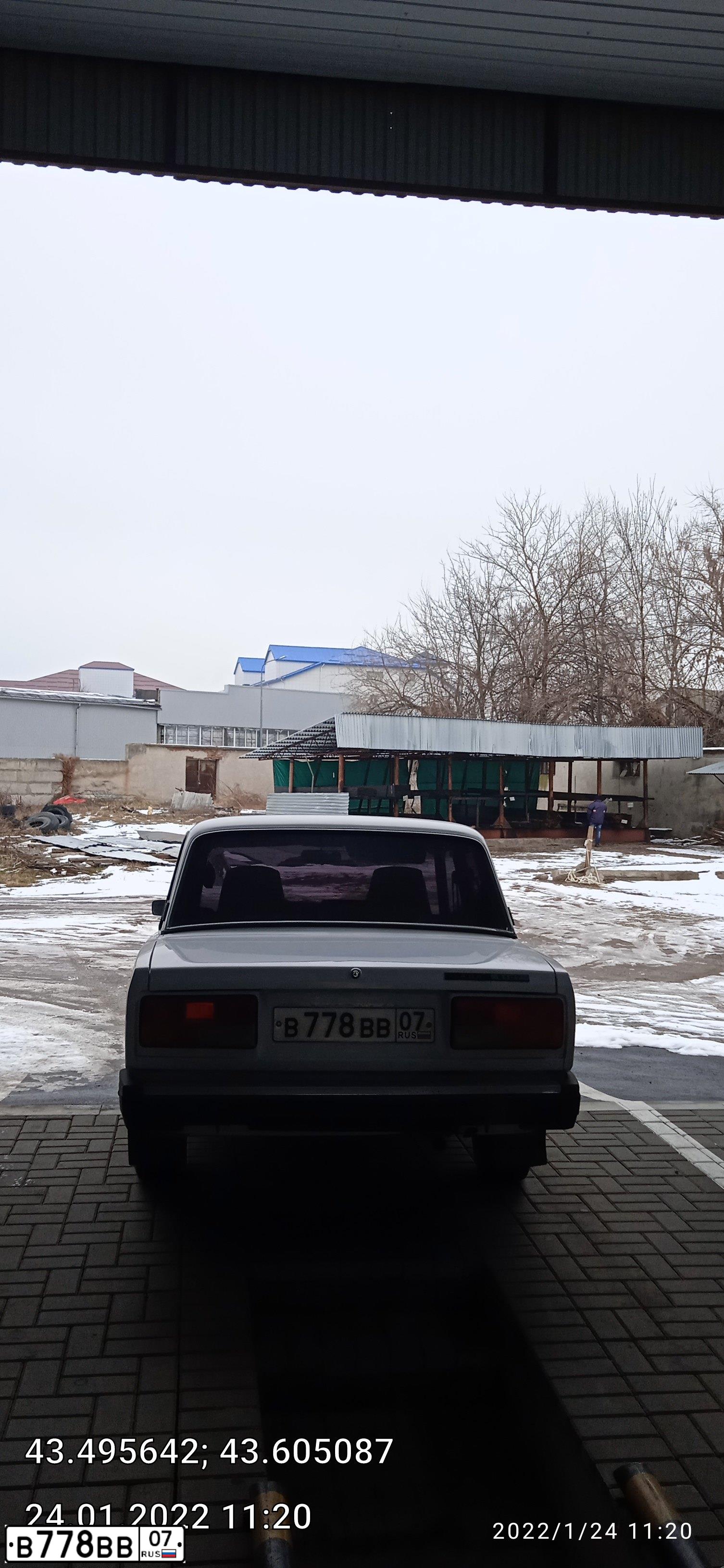Фото автомобиля LADA 2107 LADA, 2006 — госномер В778ВВ07. Цвет: ЯРКО-БЕЛЫЙ