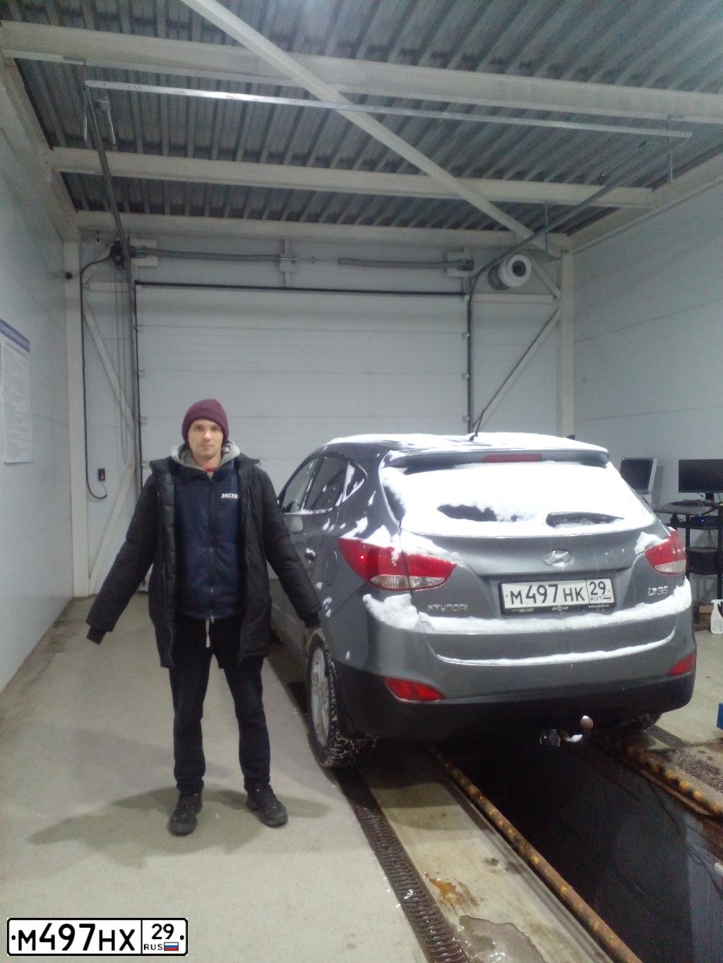 Фото автомобиля HYUNDAI IX35, 2013 — госномер М497НК29. Цвет: Серый