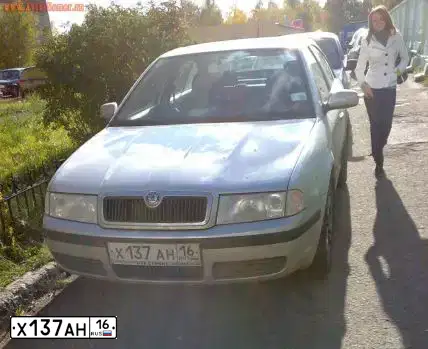 Фото автомобиля SKODA OCTAVIA, 2006 — госномер Х137АН16. Цвет: Серебристый