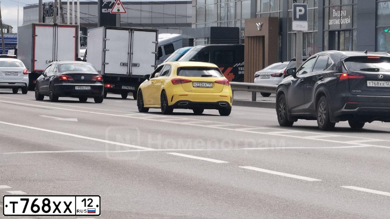 Фото автомобиля KIA RIO, 2018 — госномер Р248АМ550. Цвет: БЕЛЫЙ-ЖЕЛТЫЙ-СЕРЫЙ