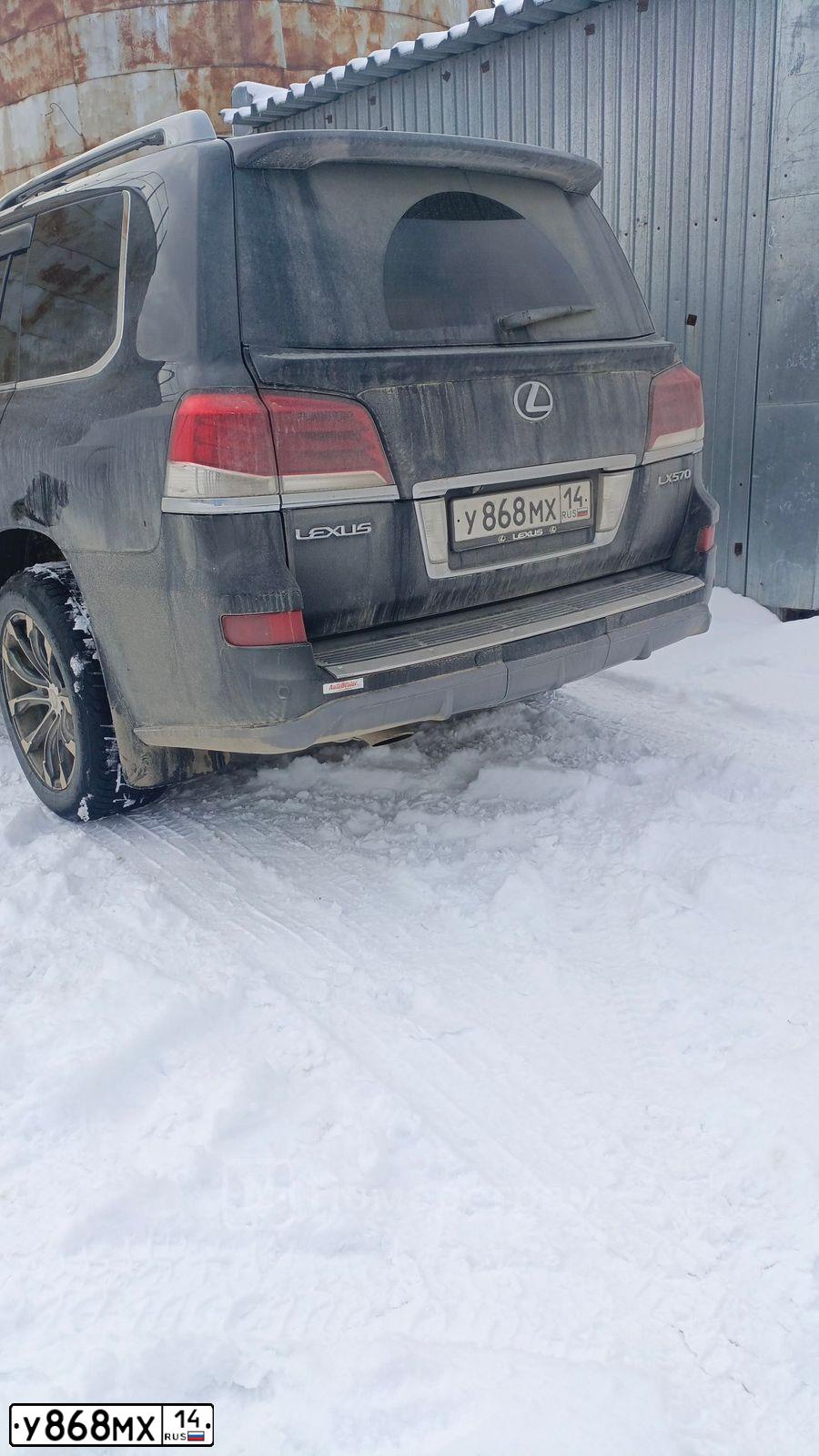 Фото автомобиля LEXUS S LX, 2008 — госномер В001РУ25. Цвет: ЧЕРНЫЙ