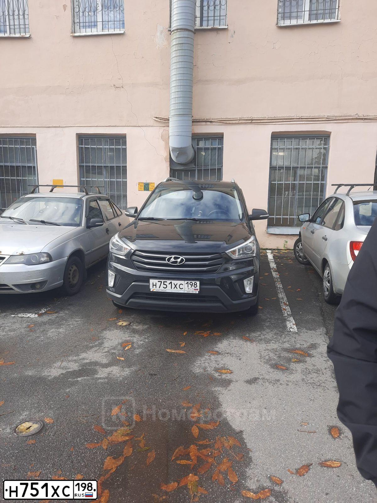 Фото автомобиля HYUNDAI CRETA, 2017 — госномер Н751ХС198. Цвет: ЧЕРНЫЙ