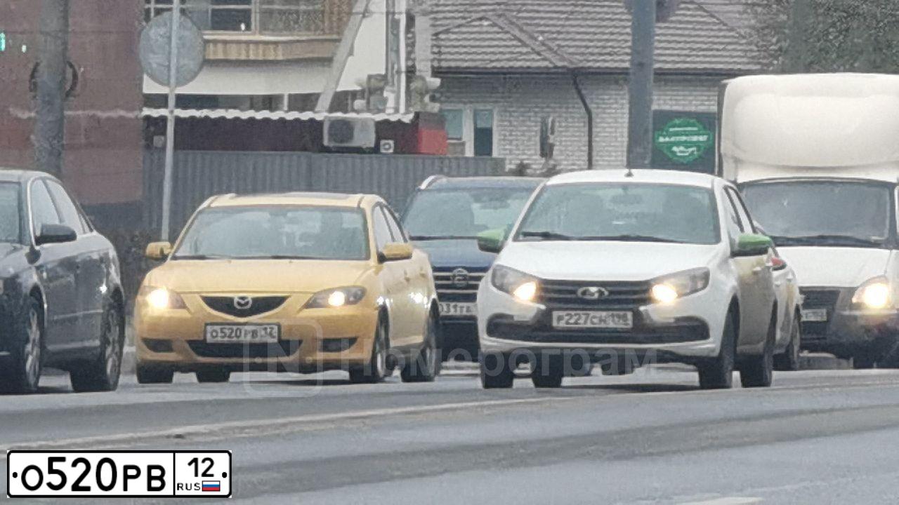 Фото автомобиля MAZDA 3, 2004 — госномер Р356ХВ716