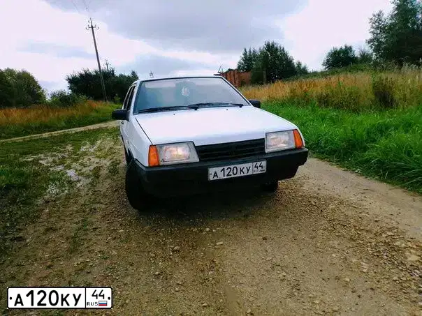 Фото автомобиля LADA 2109 SAMARA, 1997 — госномер У885АК44. Цвет: Белый