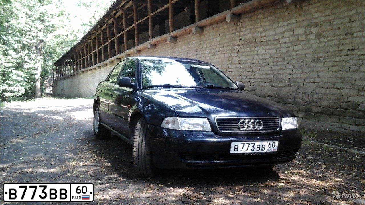 Фото автомобиля AUDI A4, 1995 — госномер В773ВВ60. Цвет: синий