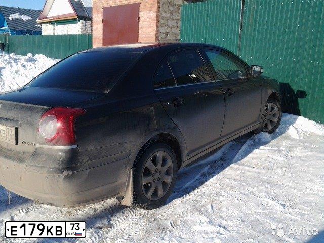 Фото автомобиля TOYOTA AVENSIS, 2007 — госномер Е002АТ163. Цвет: ЧЕРНЫЙ