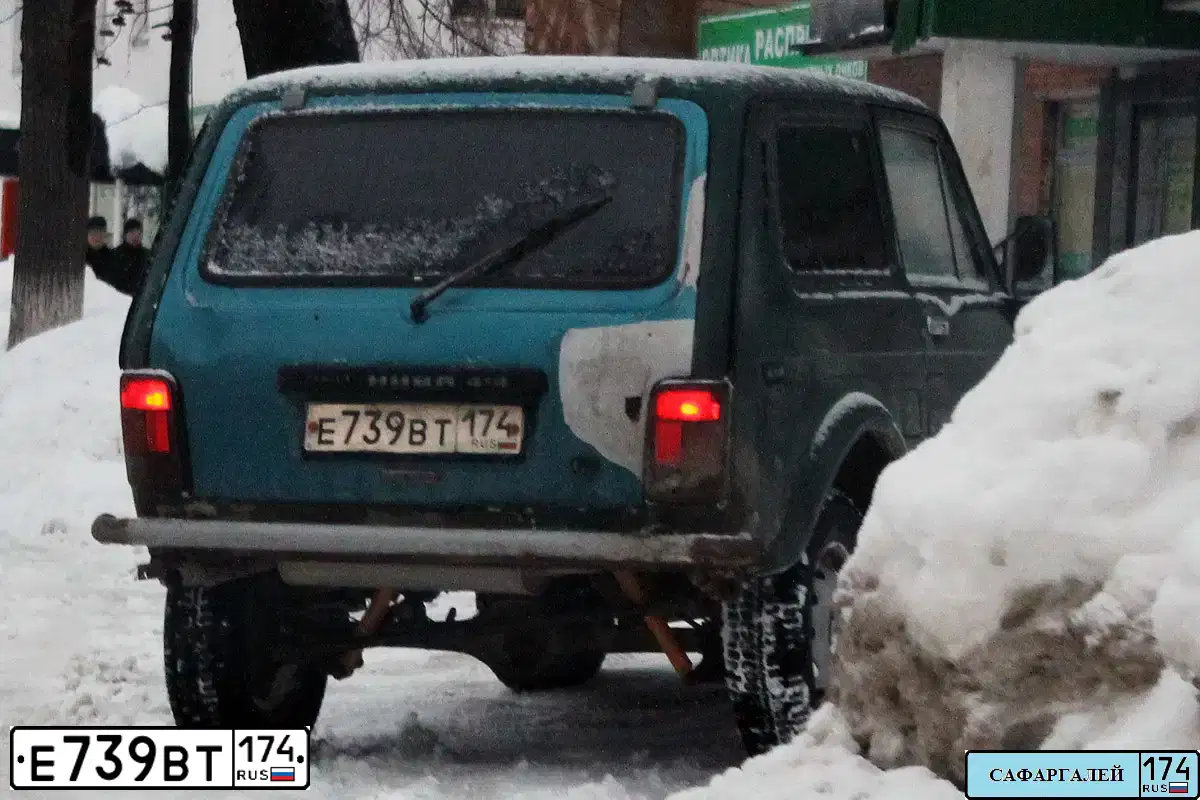 Фото автомобиля LADA 2121 NIVA, 1997 — госномер В045СУ174. Цвет: СЕРЫЙ