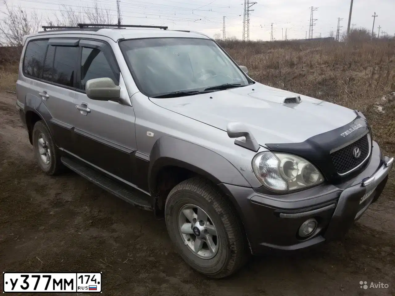 Фото автомобиля HYUNDAI TERRACAN, 2003 — госномер У377ММ174. Цвет: МНОГОЦВЕТНЫЙ: СЕРЫЙ ТЕМНО-СЕРЫЙ