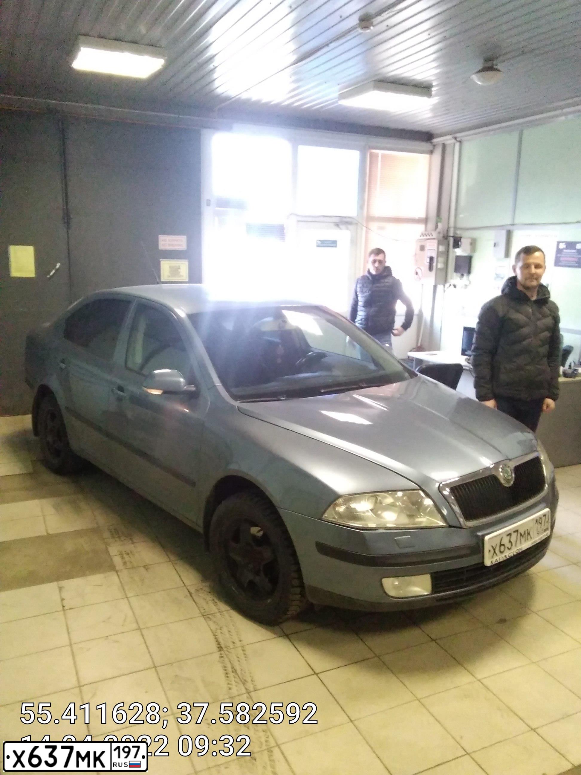 Фото автомобиля SKODA OCTAVIA, 2008 — госномер М450НТ134. Цвет: СЕРО-ГОЛУБОЙ