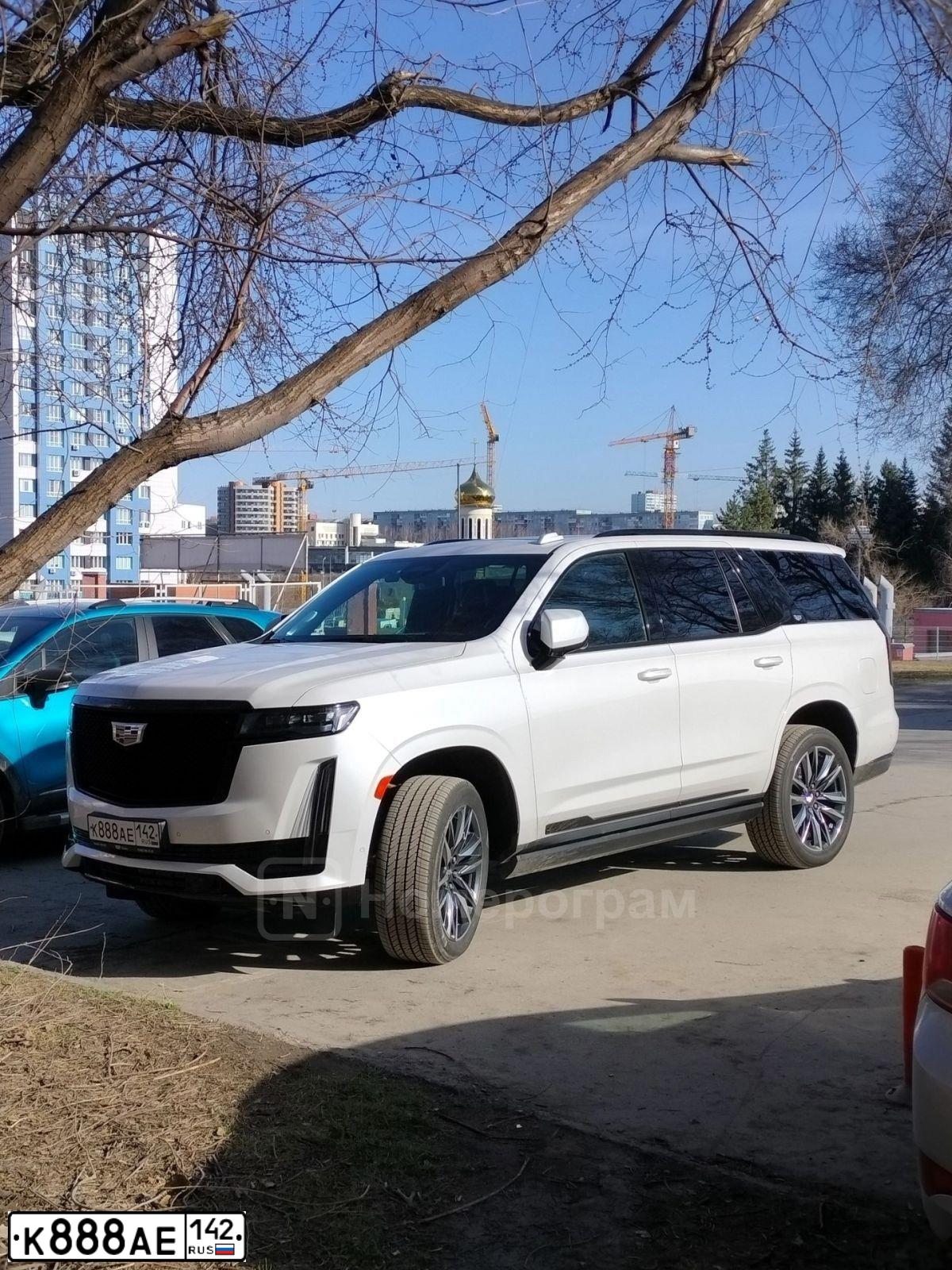 Фото автомобиля KIA SPORTAGE, 2011 — госномер К888АЕ142. Цвет: ЧЕРНЫЙ ПЕРЛАМУТР
