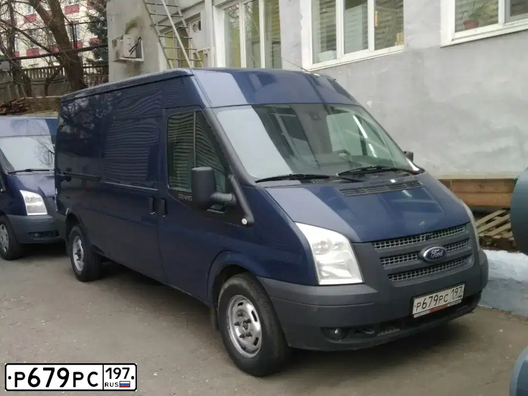 Фото автомобиля FORD TRANSIT, 2012 — госномер Н424МЕ799. Цвет: СИНИЙ ТЕМНЫЙ