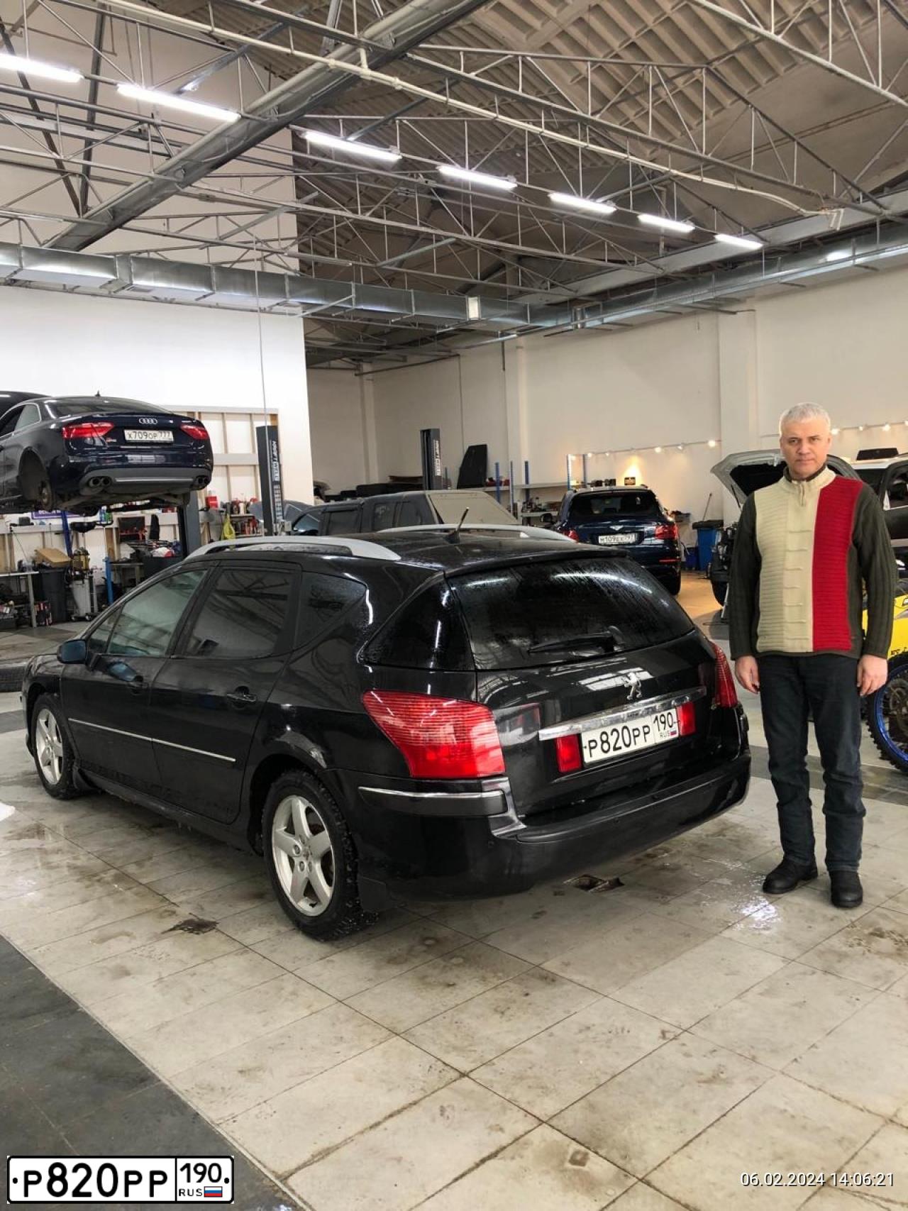 Фото автомобиля PEUGEOT 407, 2007 — госномер У784ЕМ190. Цвет: ЧЕРНЫЙ