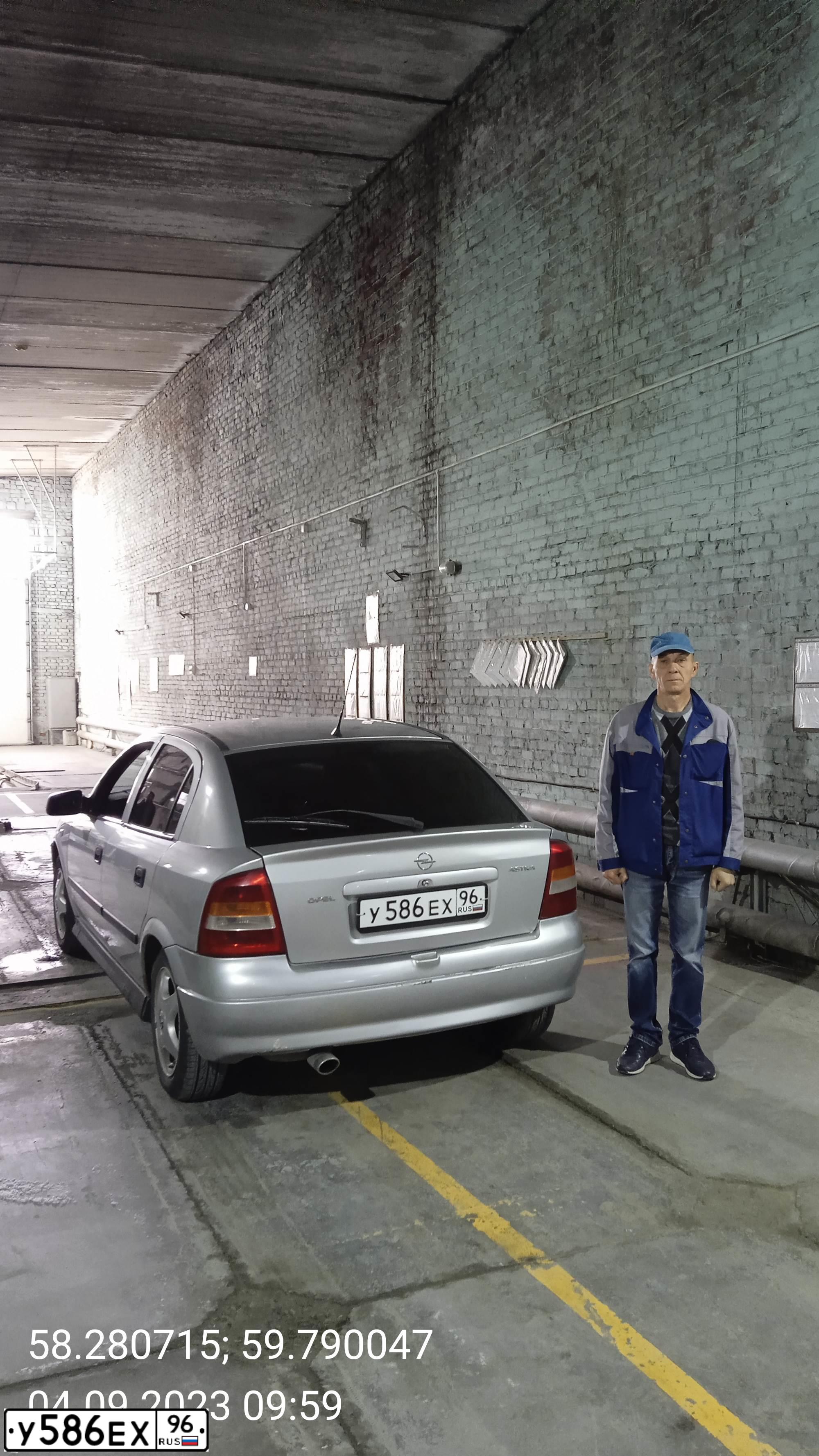Фото автомобиля OPEL ASTRA, 1999 — госномер У586ЕХ96. Цвет: Серебристый