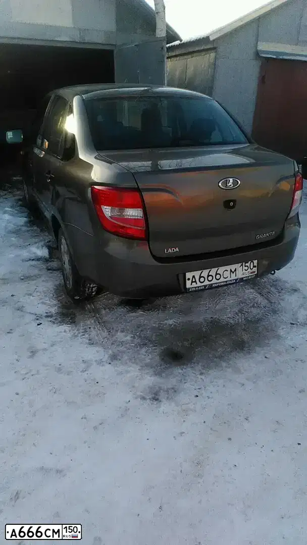 Фото автомобиля LADA 2190 GRANTA, 2014 — госномер С413ТУ43. Цвет: Золотисто-коричневый