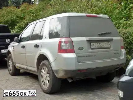 Фото автомобиля LANDROVER FREELANDER, 2007 — госномер Е665ОК150. Цвет: СЕРЕБРИСТЫЙ