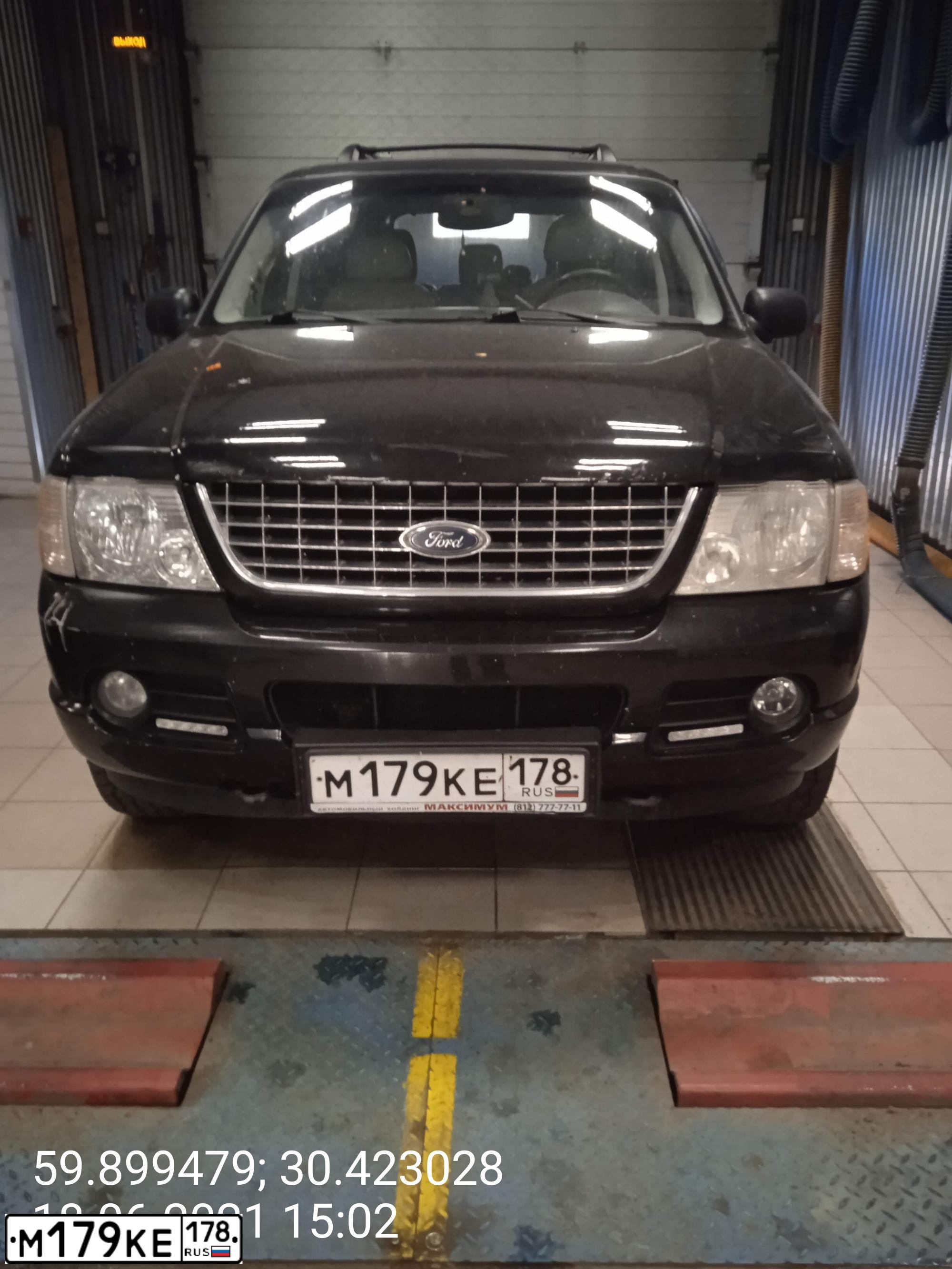 Фото автомобиля FORD EXPLORER, 2005 — госномер М179КЕ178. Цвет: ЧЕРНЫЙ
